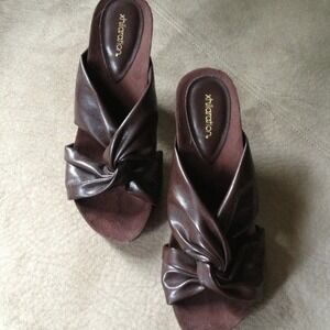 Brown leather look crossover shoes